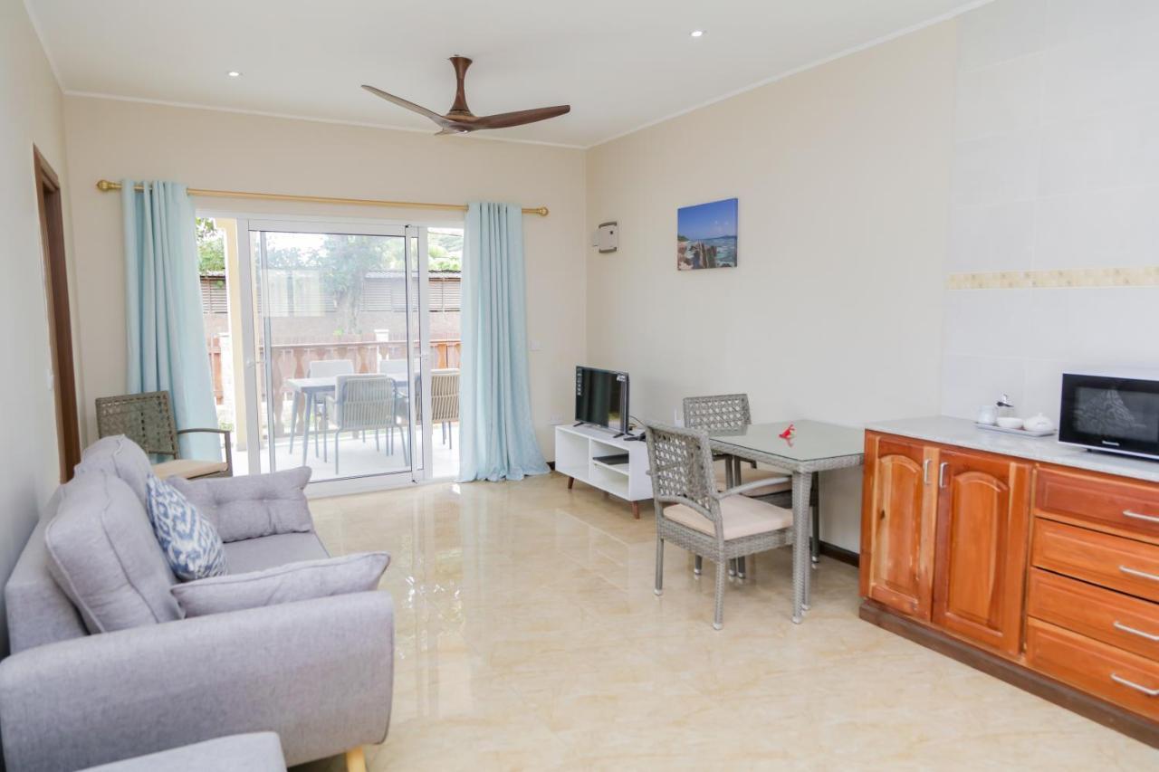 Jonc D'Or Villa Self Catering ลาดิก ภายนอก รูปภาพ