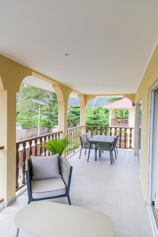 Jonc D'Or Villa Self Catering ลาดิก ภายนอก รูปภาพ